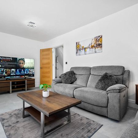 5 Bedroom House Solihull 10 Mins Drive From Bhx & Nec Private Off Road Parking Birmingham Exterior photo